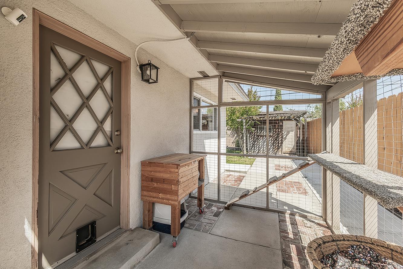 5915 E El Monte Way, Fresno, CA 93727