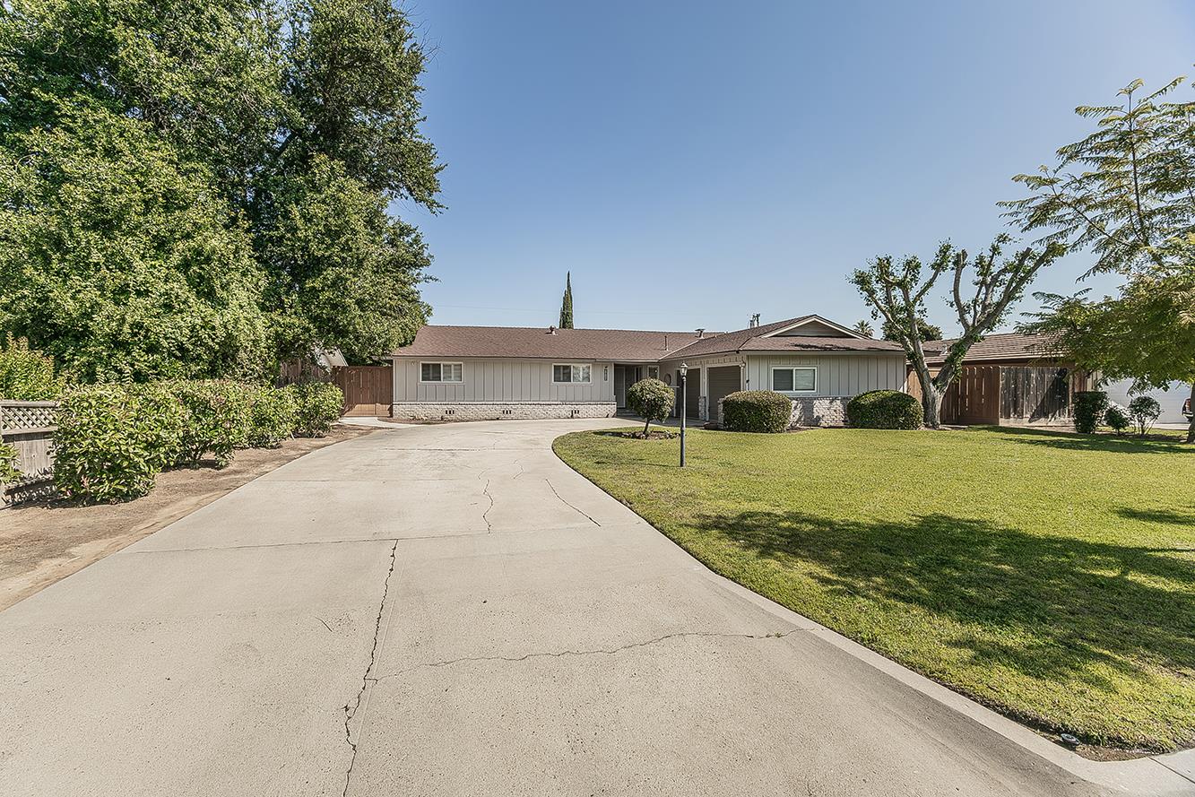 5915 E El Monte Way, Fresno, CA 93727