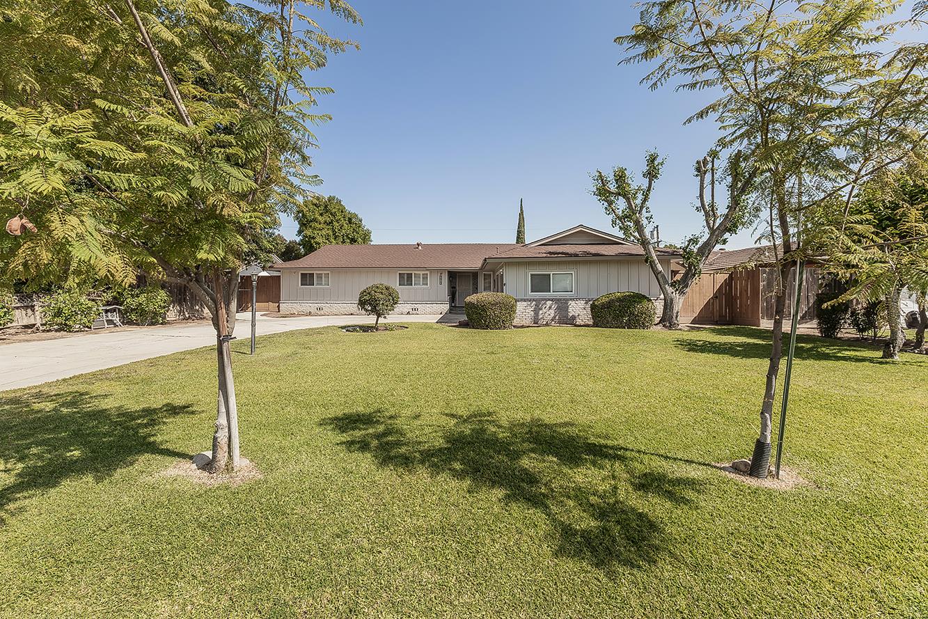 5915 E El Monte Way, Fresno, CA 93727