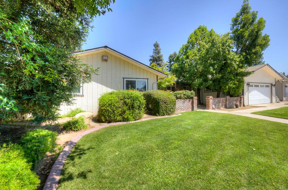 2147 Mitchell Ave, Clovis, CA 93611