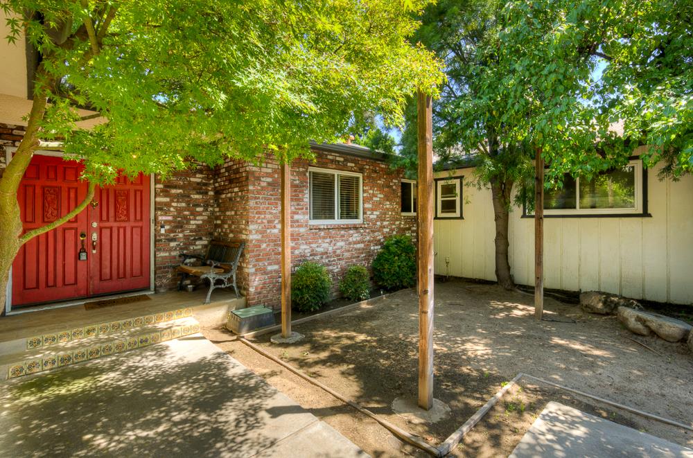 2147 Mitchell Ave, Clovis, CA 93611