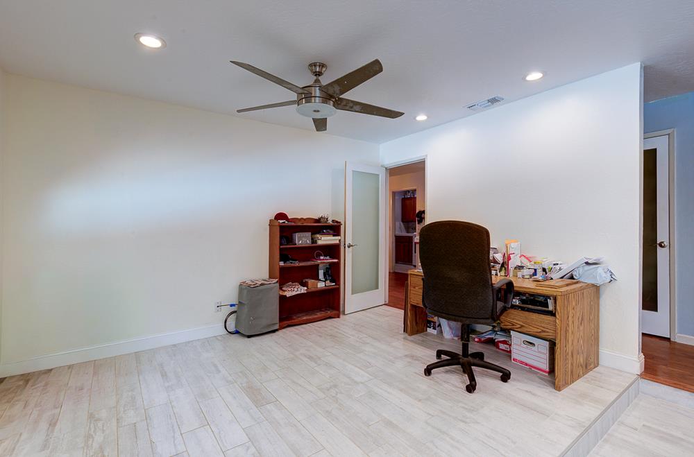 2147 Mitchell Ave, Clovis, CA 93611