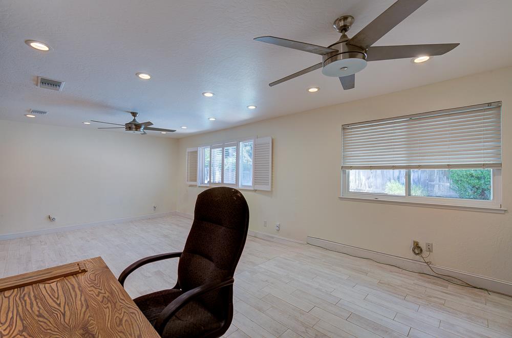 2147 Mitchell Ave, Clovis, CA 93611