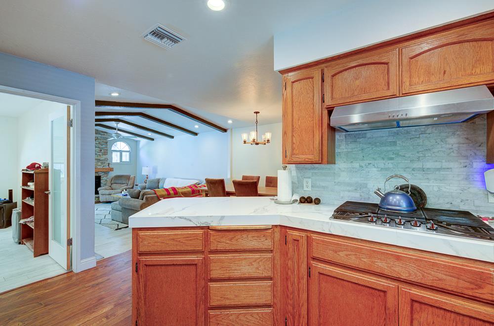 2147 Mitchell Ave, Clovis, CA 93611