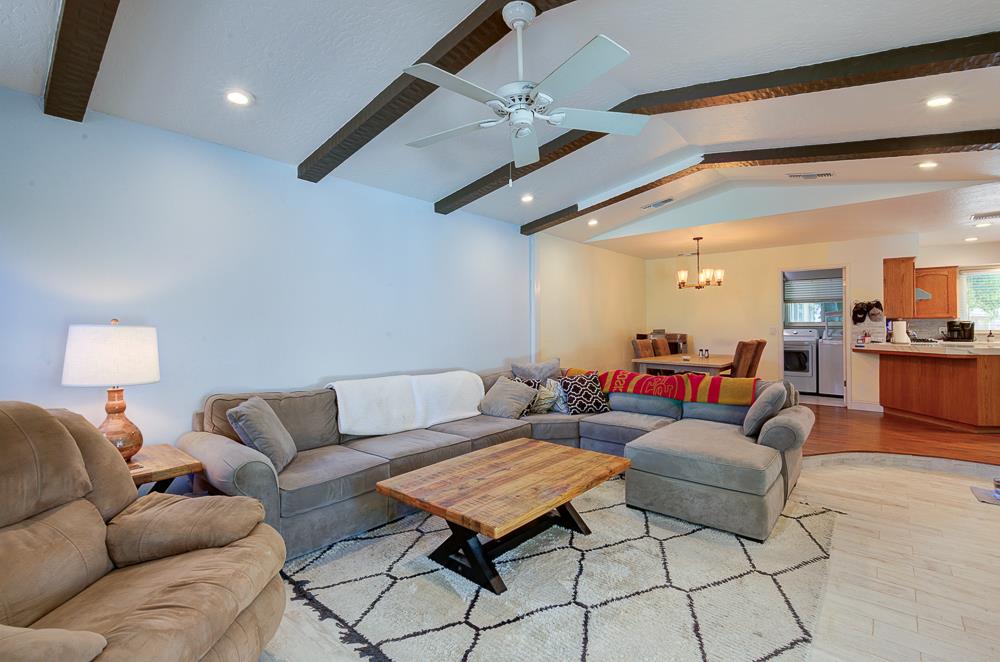 2147 Mitchell Ave, Clovis, CA 93611