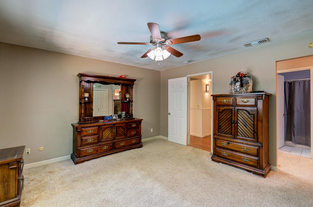 2147 Mitchell Ave, Clovis, CA 93611