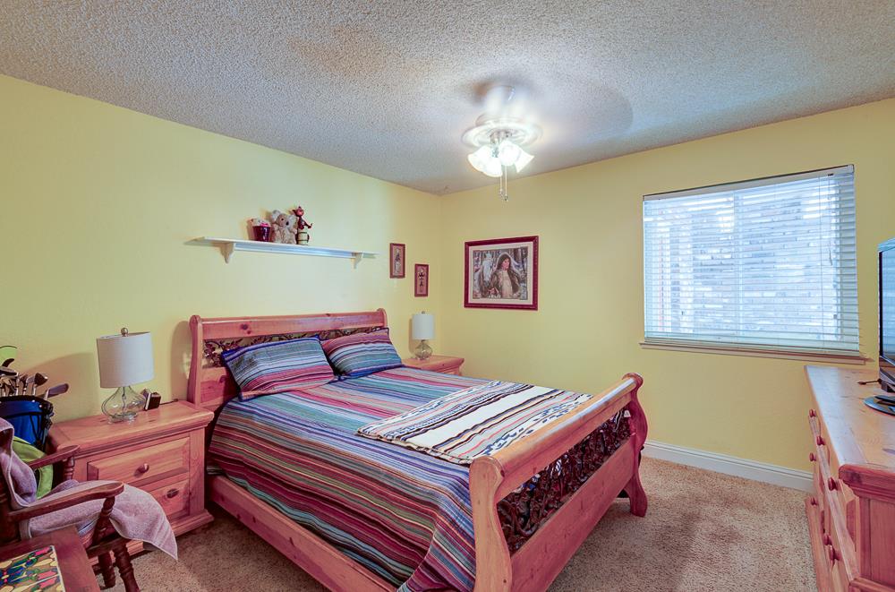 2147 Mitchell Ave, Clovis, CA 93611