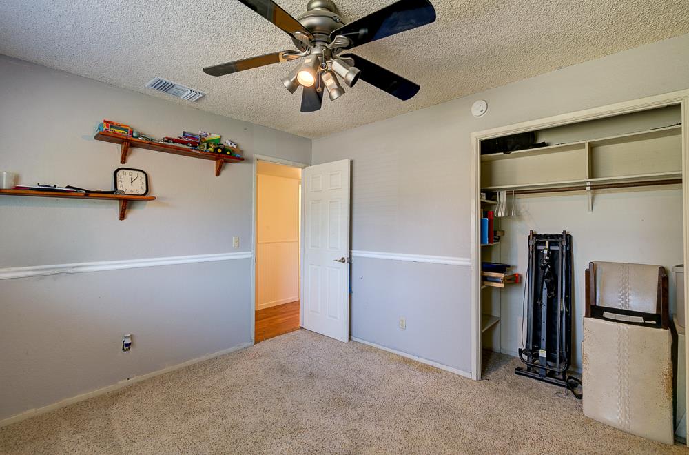 2147 Mitchell Ave, Clovis, CA 93611