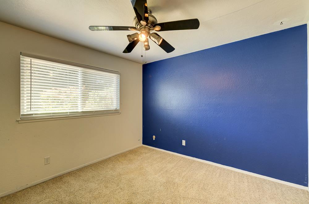 2147 Mitchell Ave, Clovis, CA 93611