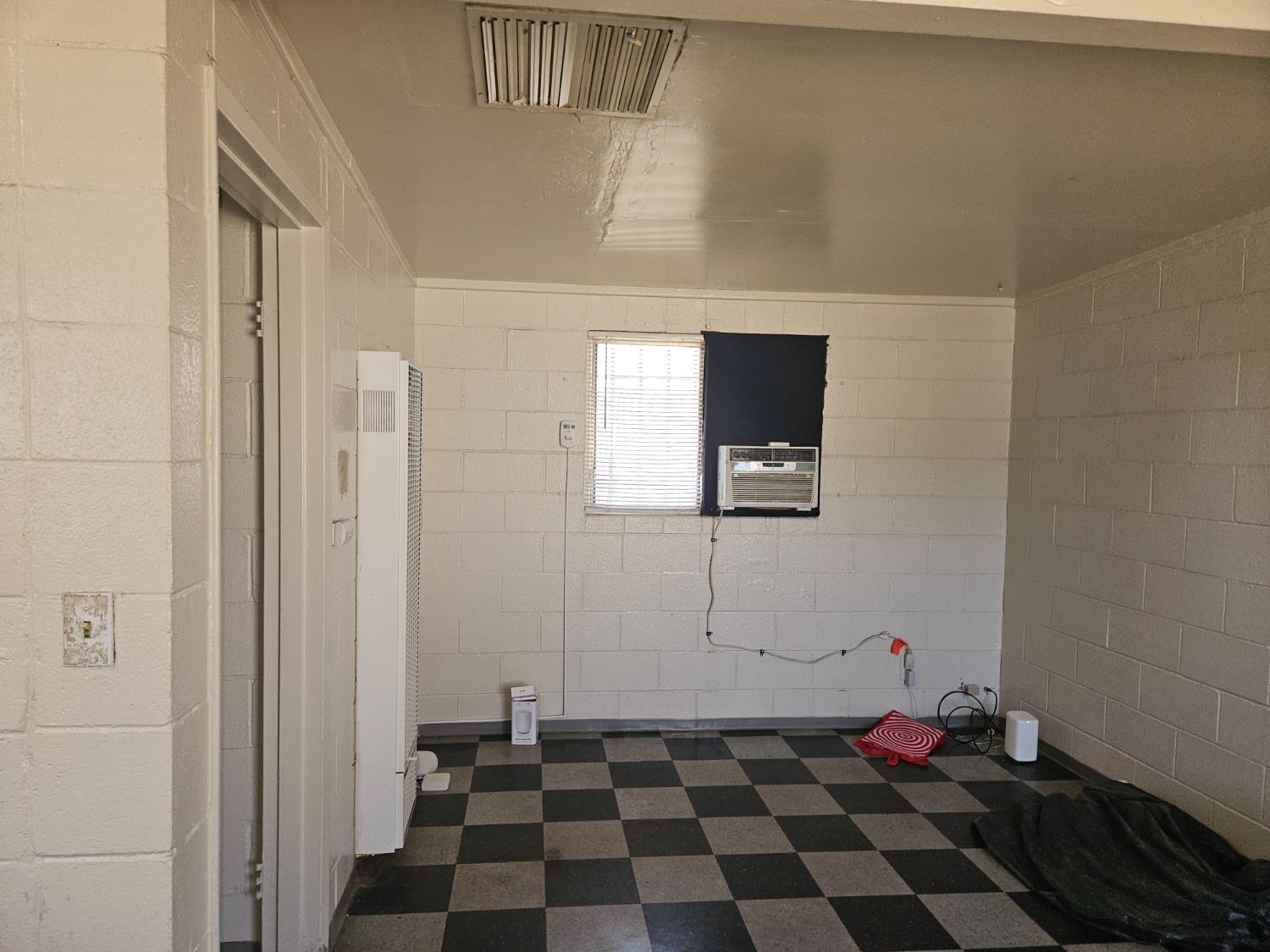 2690 S Cedar, Fresno, CA 93725