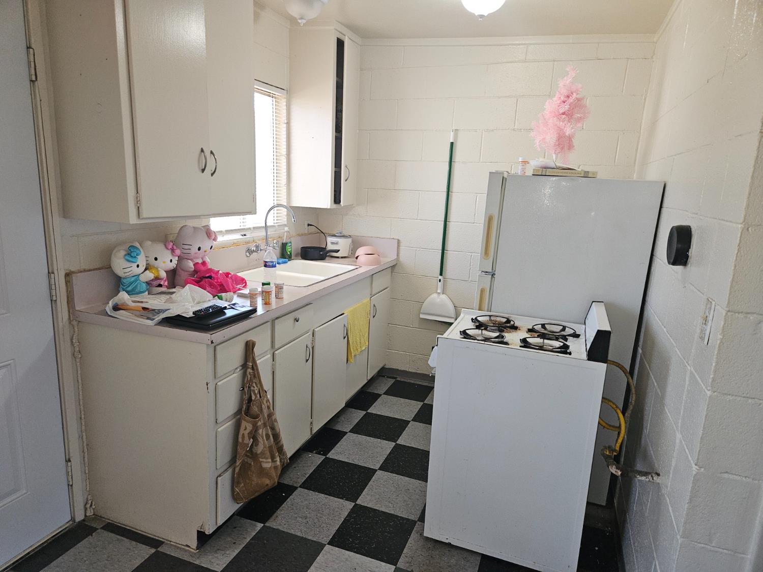 2690 S Cedar, Fresno, CA 93725