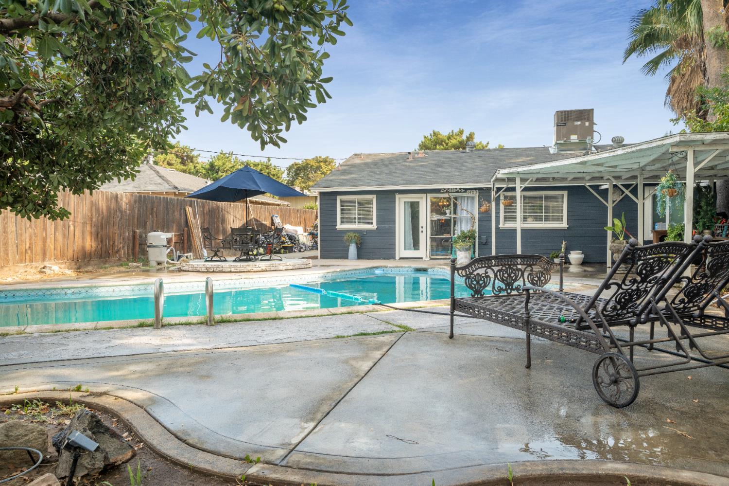 1403 E Griffith Way, Fresno, CA 93704