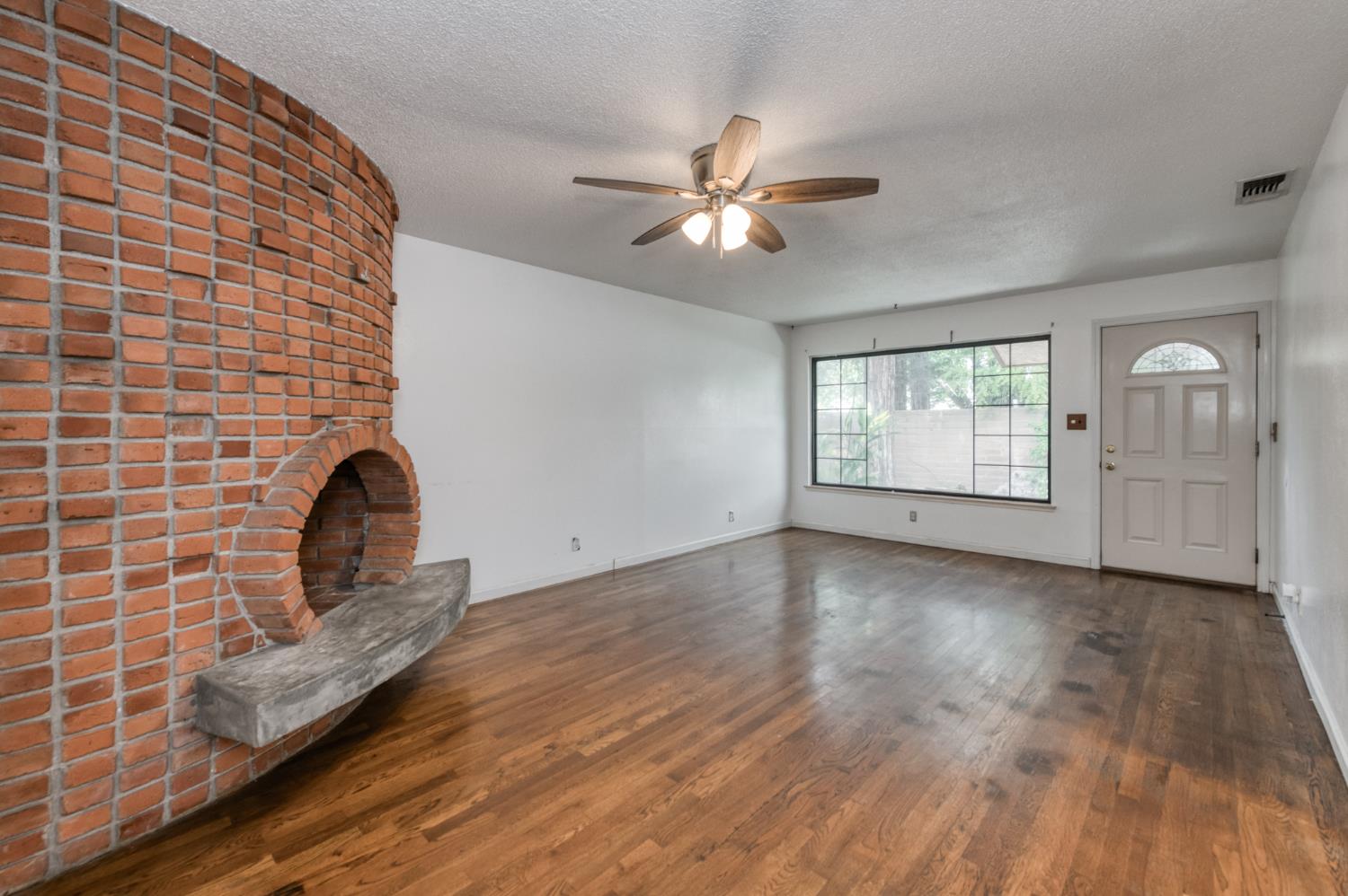 4326 E Gettysburg Ave, Fresno, CA 93726