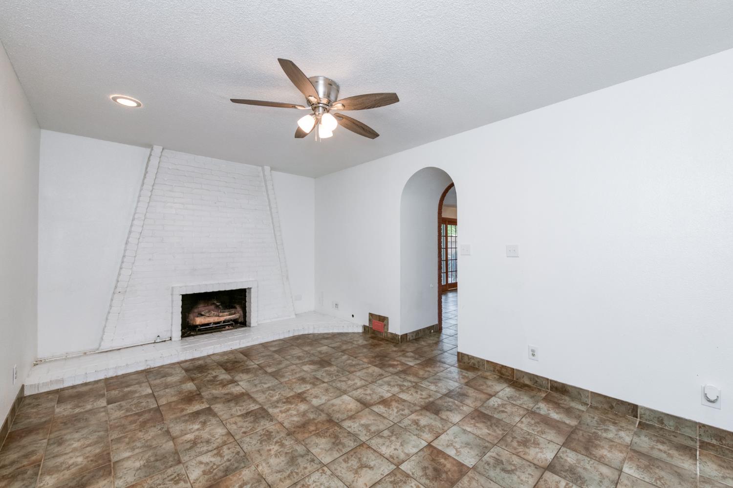 4326 E Gettysburg Ave, Fresno, CA 93726