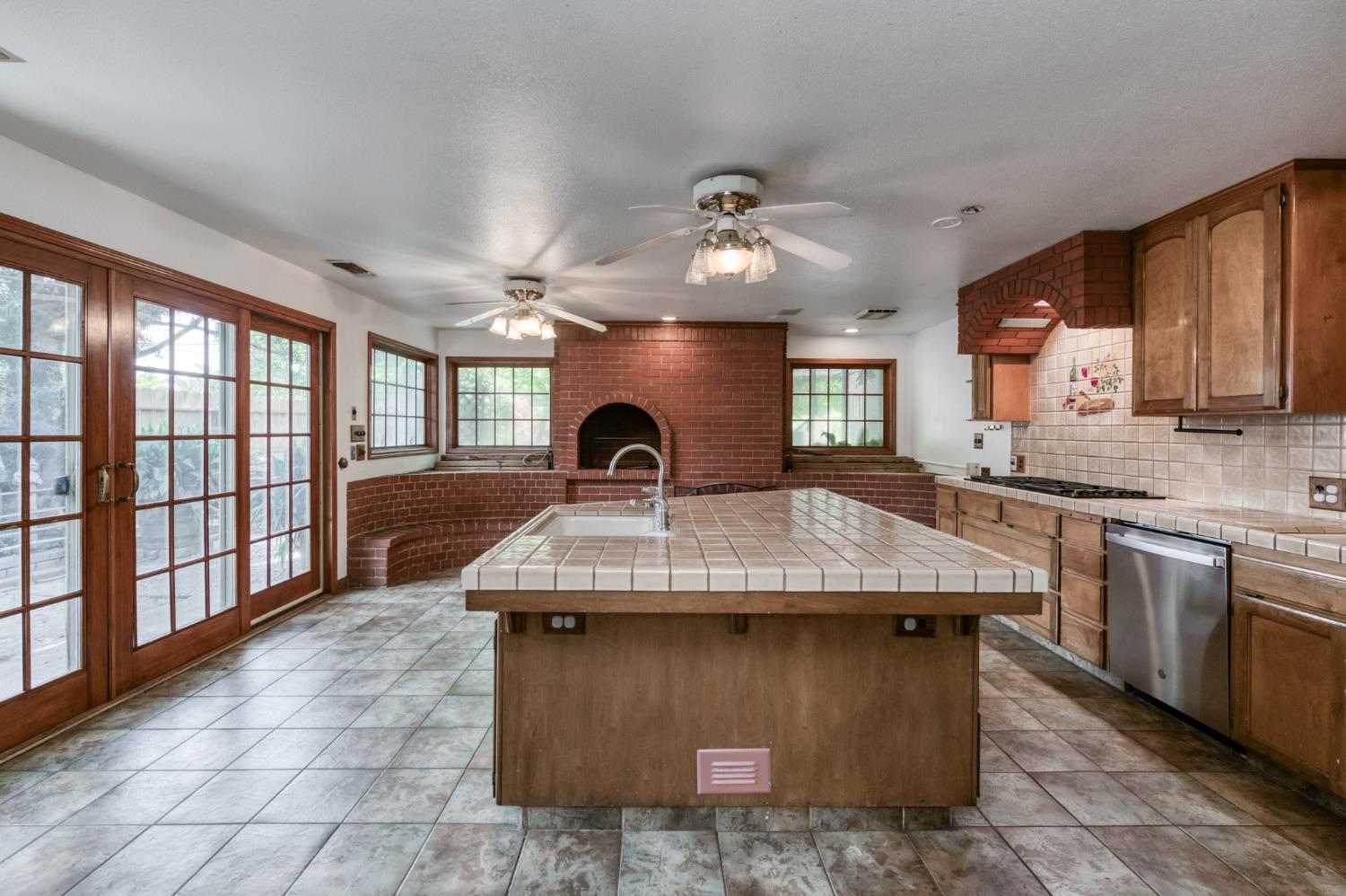 4326 E Gettysburg Ave, Fresno, CA 93726