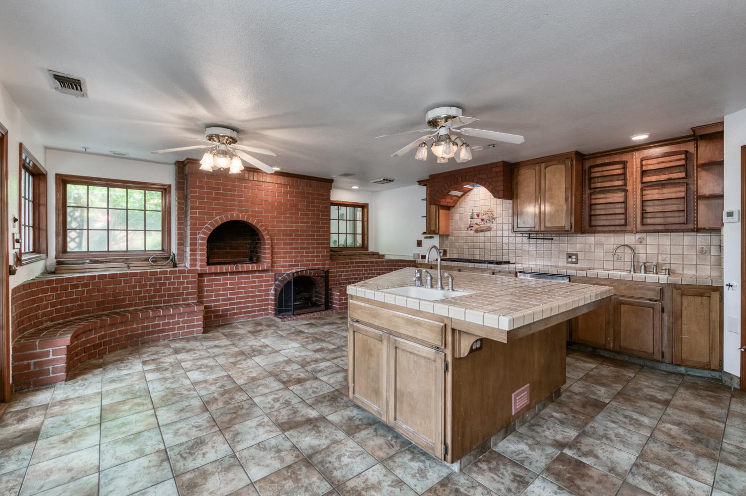 4326 E Gettysburg Ave, Fresno, CA 93726