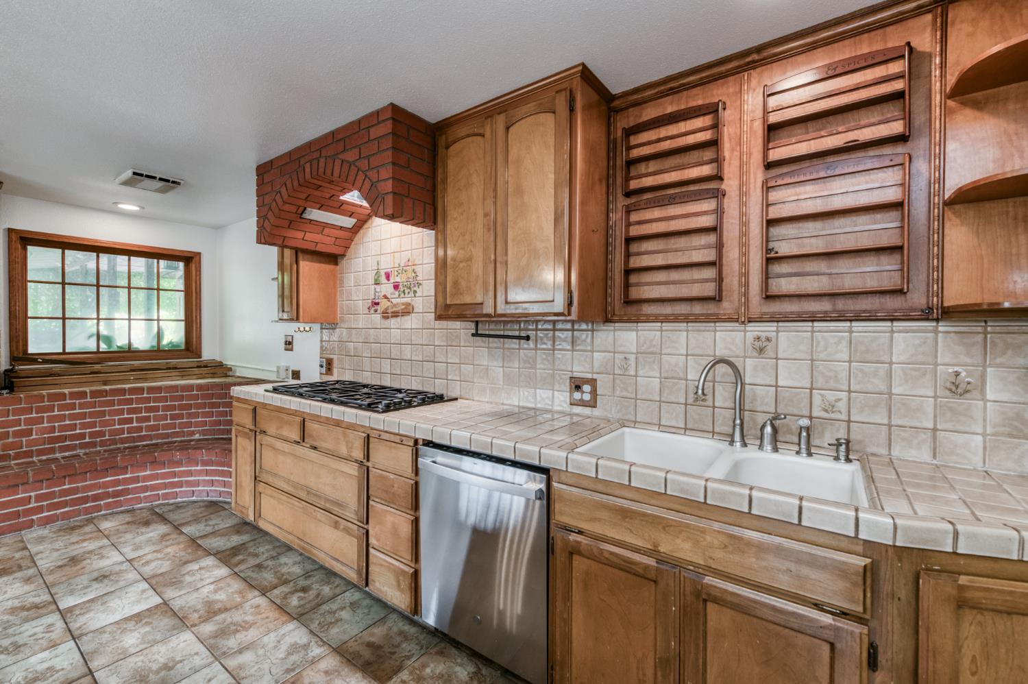 4326 E Gettysburg Ave, Fresno, CA 93726