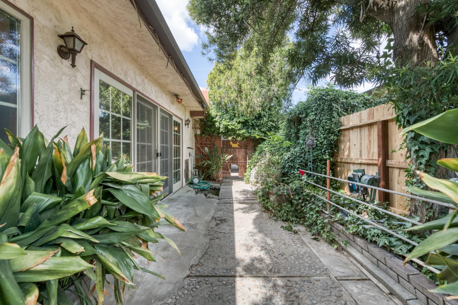 4326 E Gettysburg Ave, Fresno, CA 93726