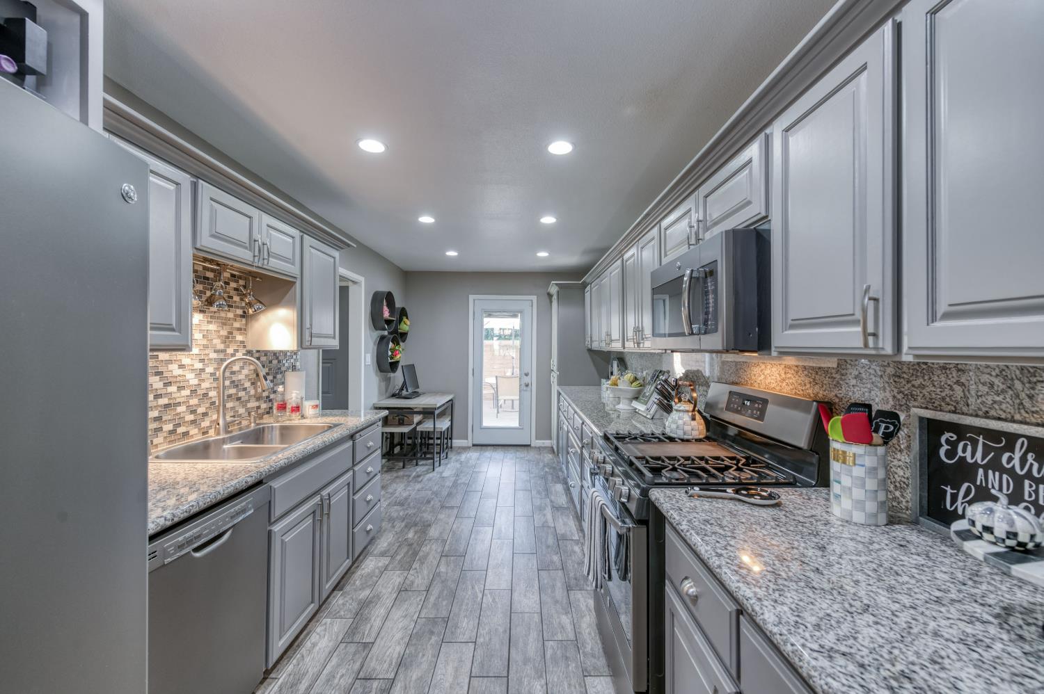 7560 N Charles Ave #C, Fresno, CA 93711