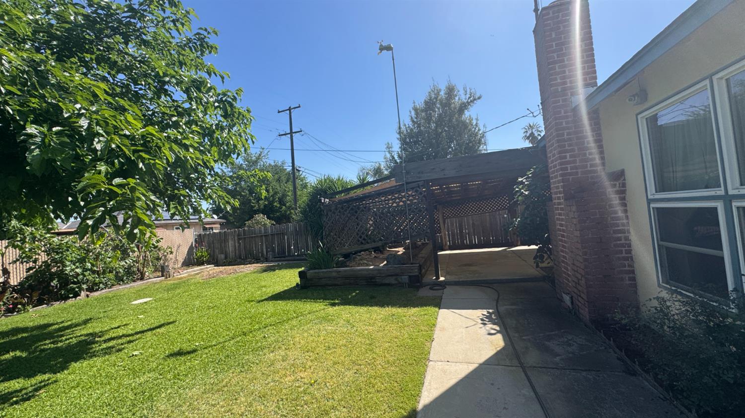 5043 E Lamona Ave, Fresno, CA 93727