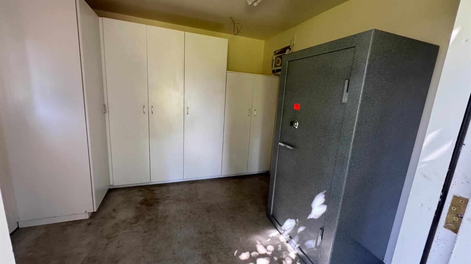 5043 E Lamona Ave, Fresno, CA 93727