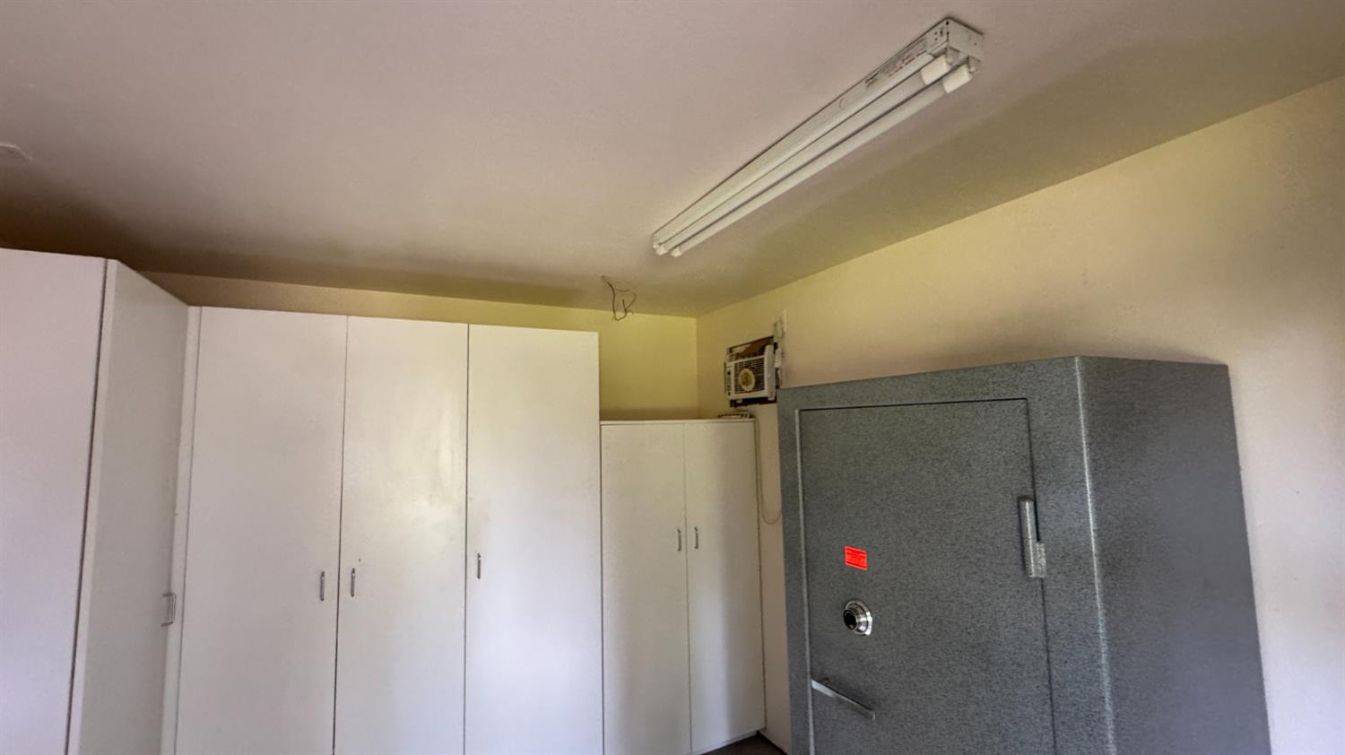 5043 E Lamona Ave, Fresno, CA 93727