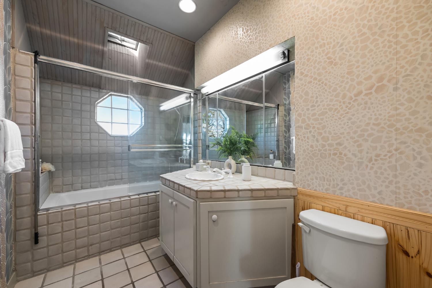 1735 N Hunter Ave, Stockton, CA 95204