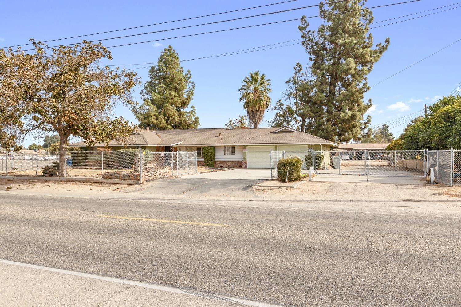 1512 N Brawley, Fresno, CA 93722
