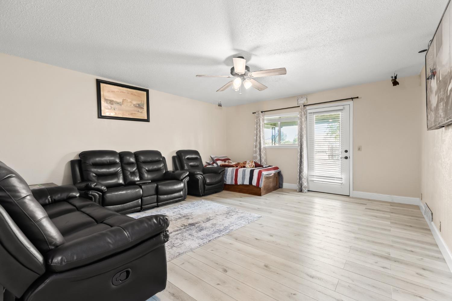 1512 N Brawley, Fresno, CA 93722