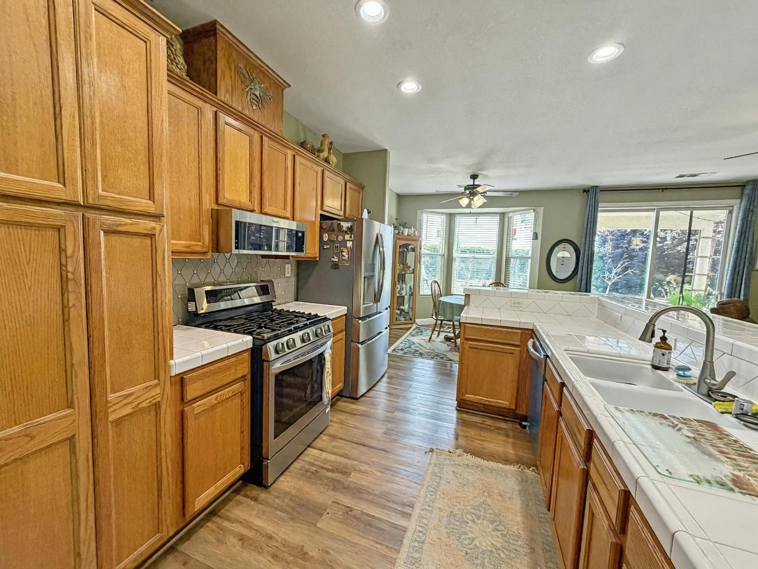 2811 Walton Ave, Sanger, CA 93657