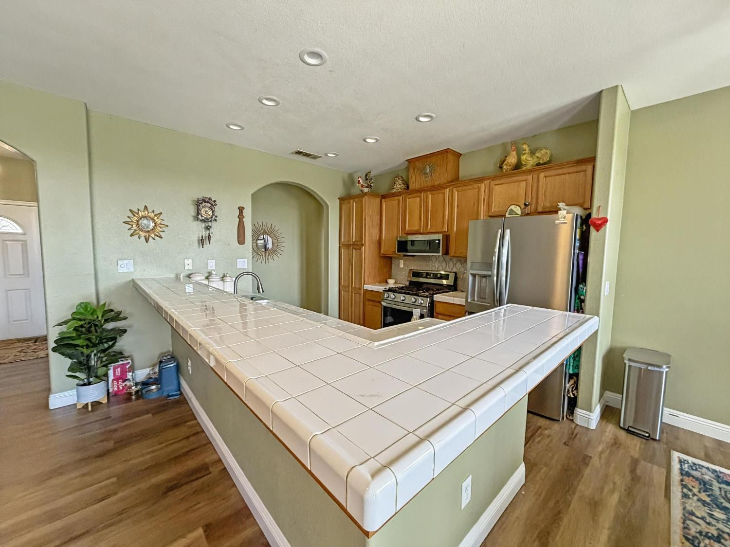 2811 Walton Ave, Sanger, CA 93657