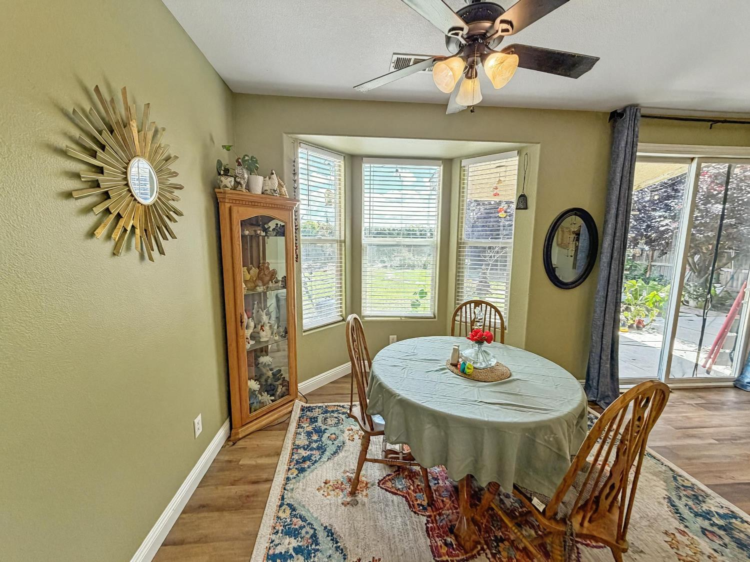 2811 Walton Ave, Sanger, CA 93657