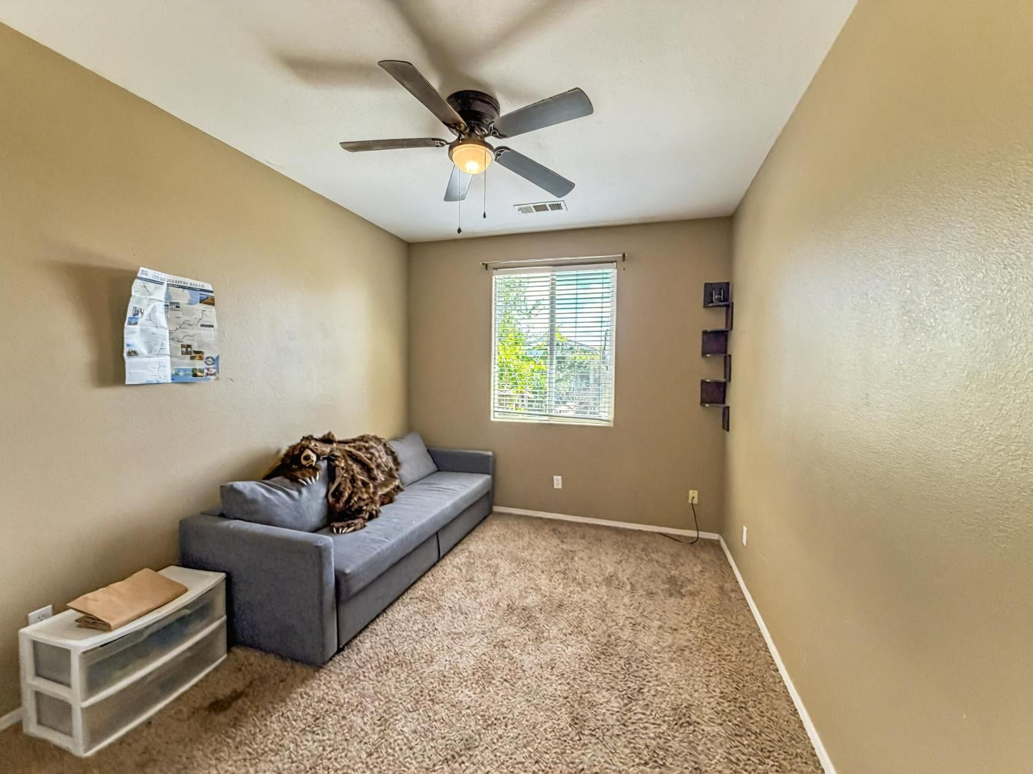 2811 Walton Ave, Sanger, CA 93657