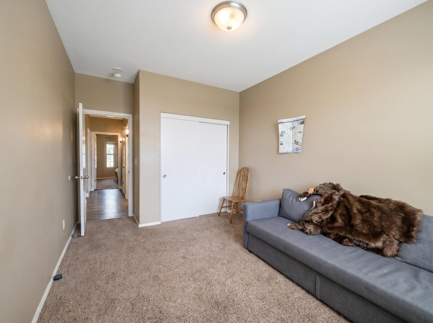 2811 Walton Ave, Sanger, CA 93657