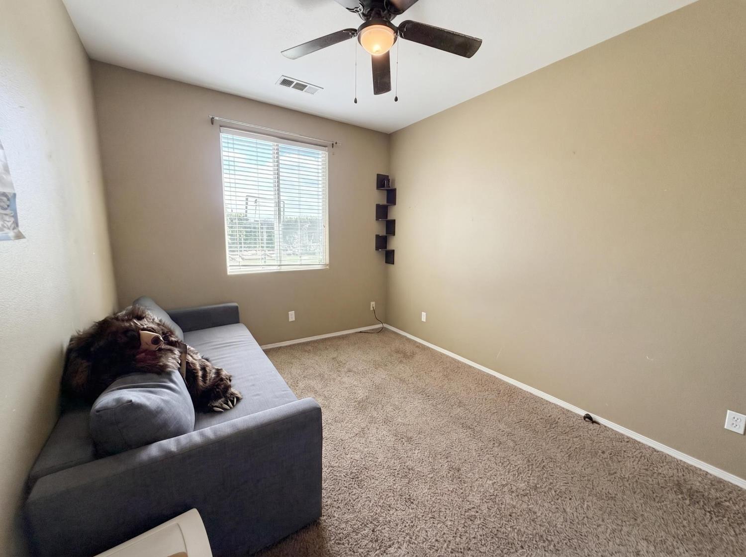 2811 Walton Ave, Sanger, CA 93657