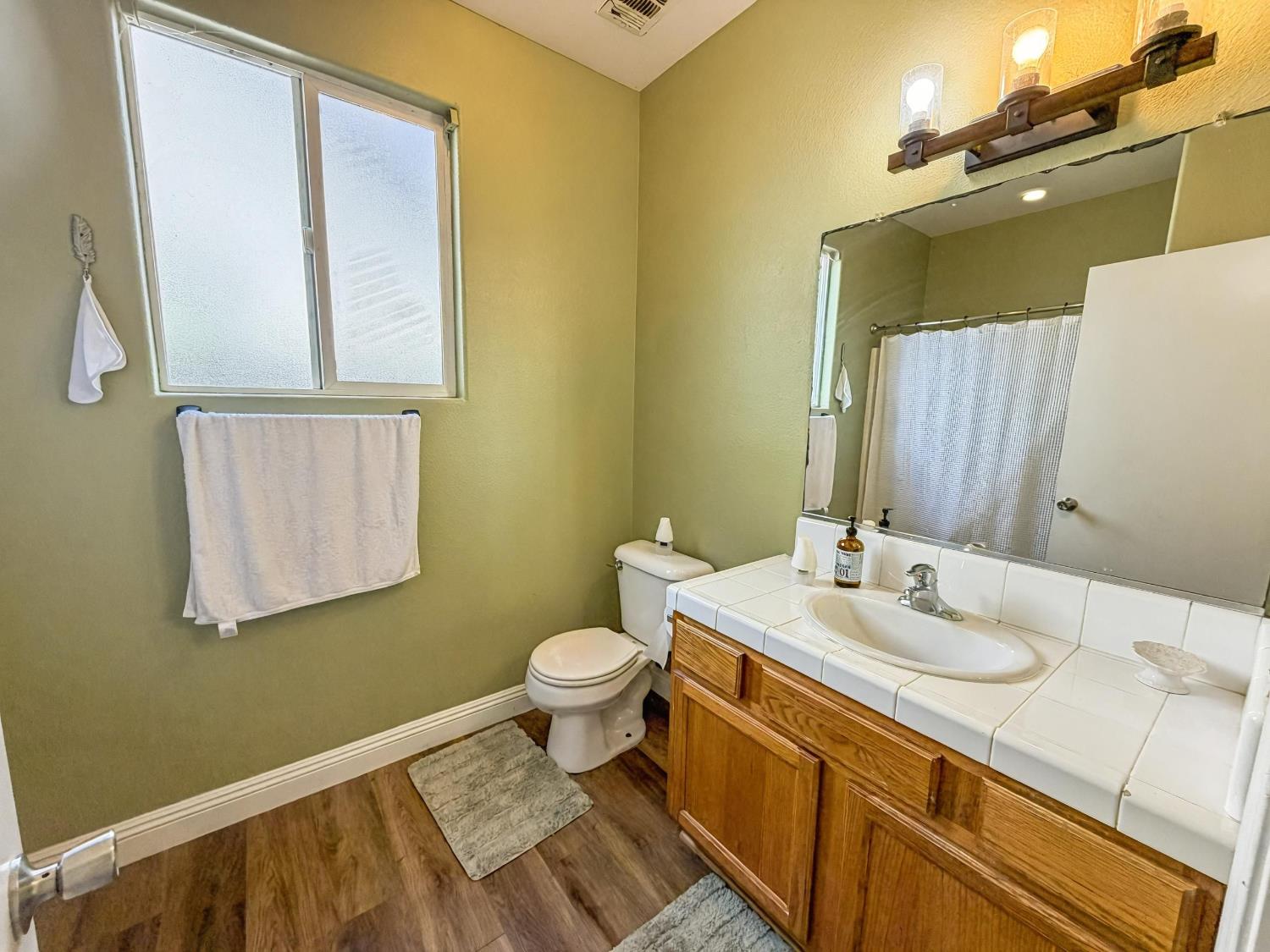 2811 Walton Ave, Sanger, CA 93657