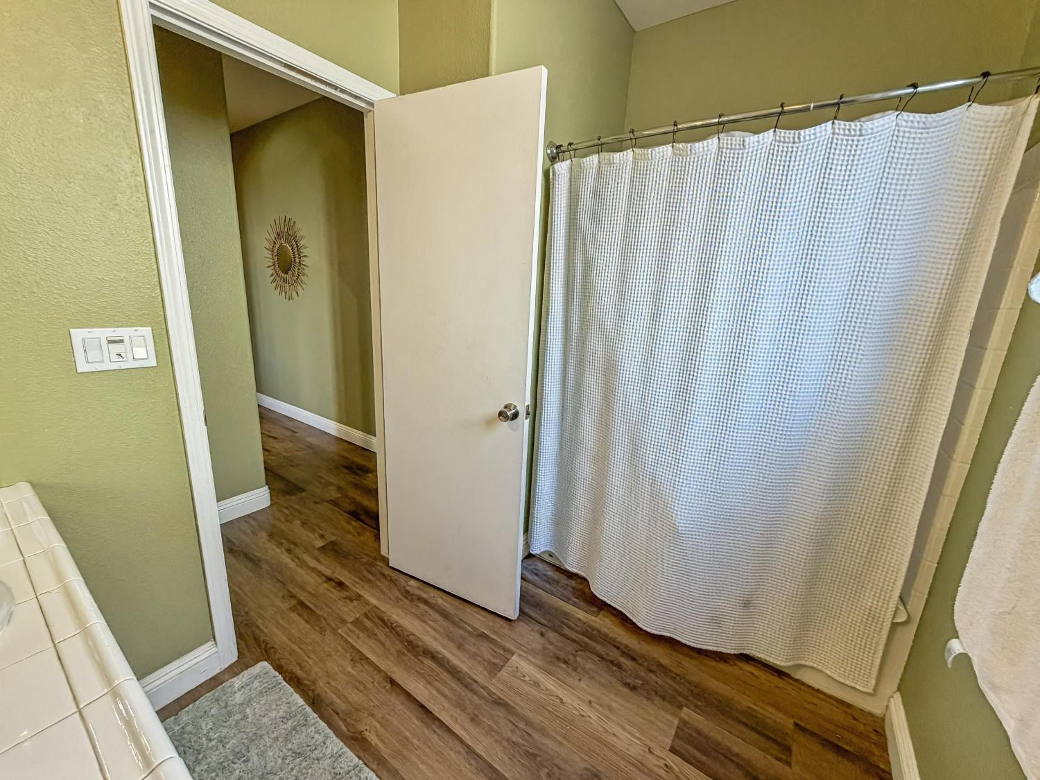 2811 Walton Ave, Sanger, CA 93657