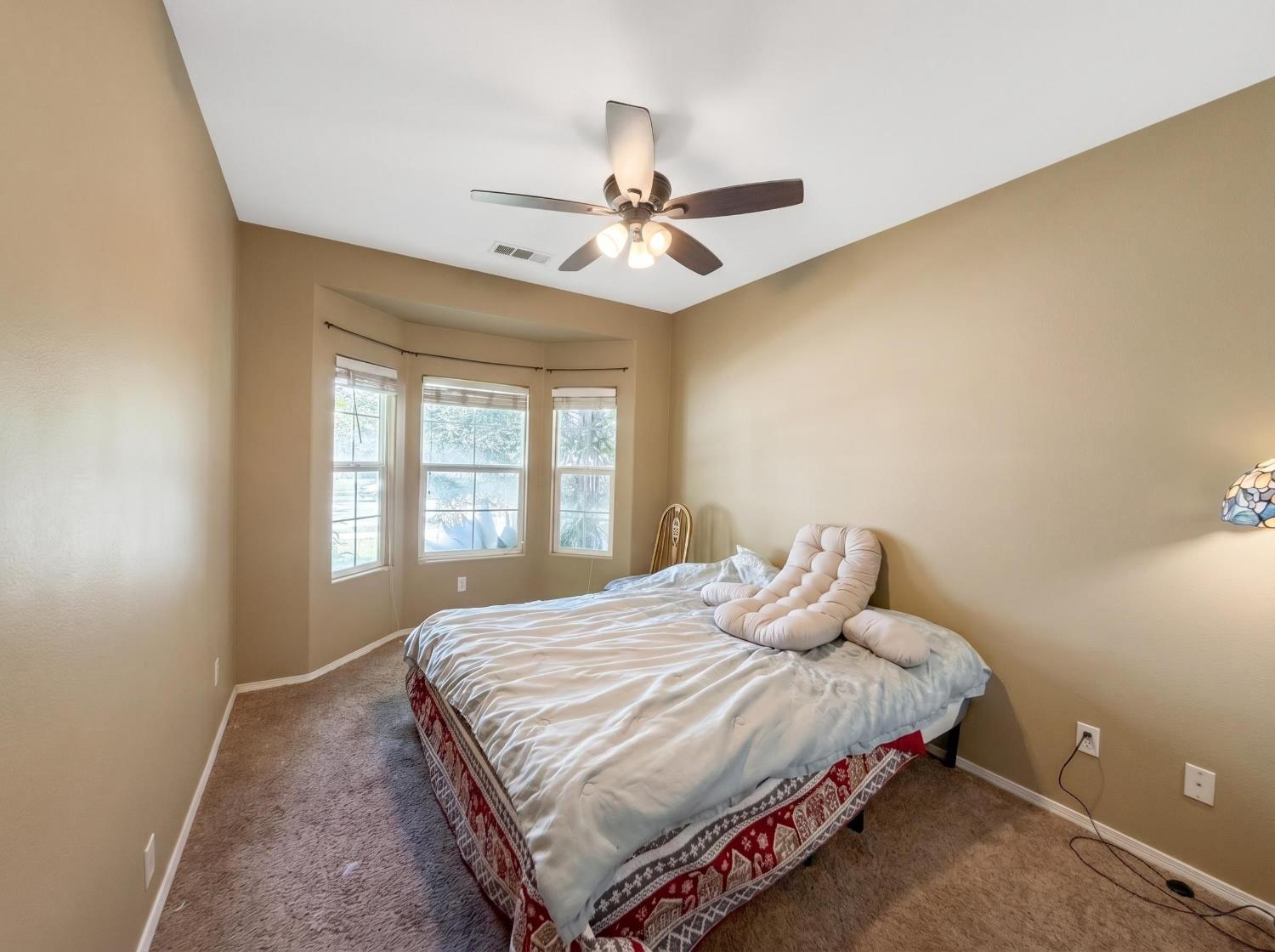 2811 Walton Ave, Sanger, CA 93657