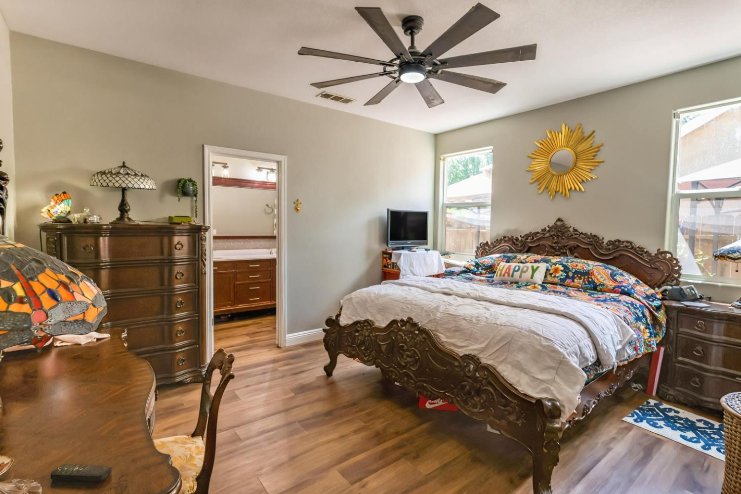 2811 Walton Ave, Sanger, CA 93657