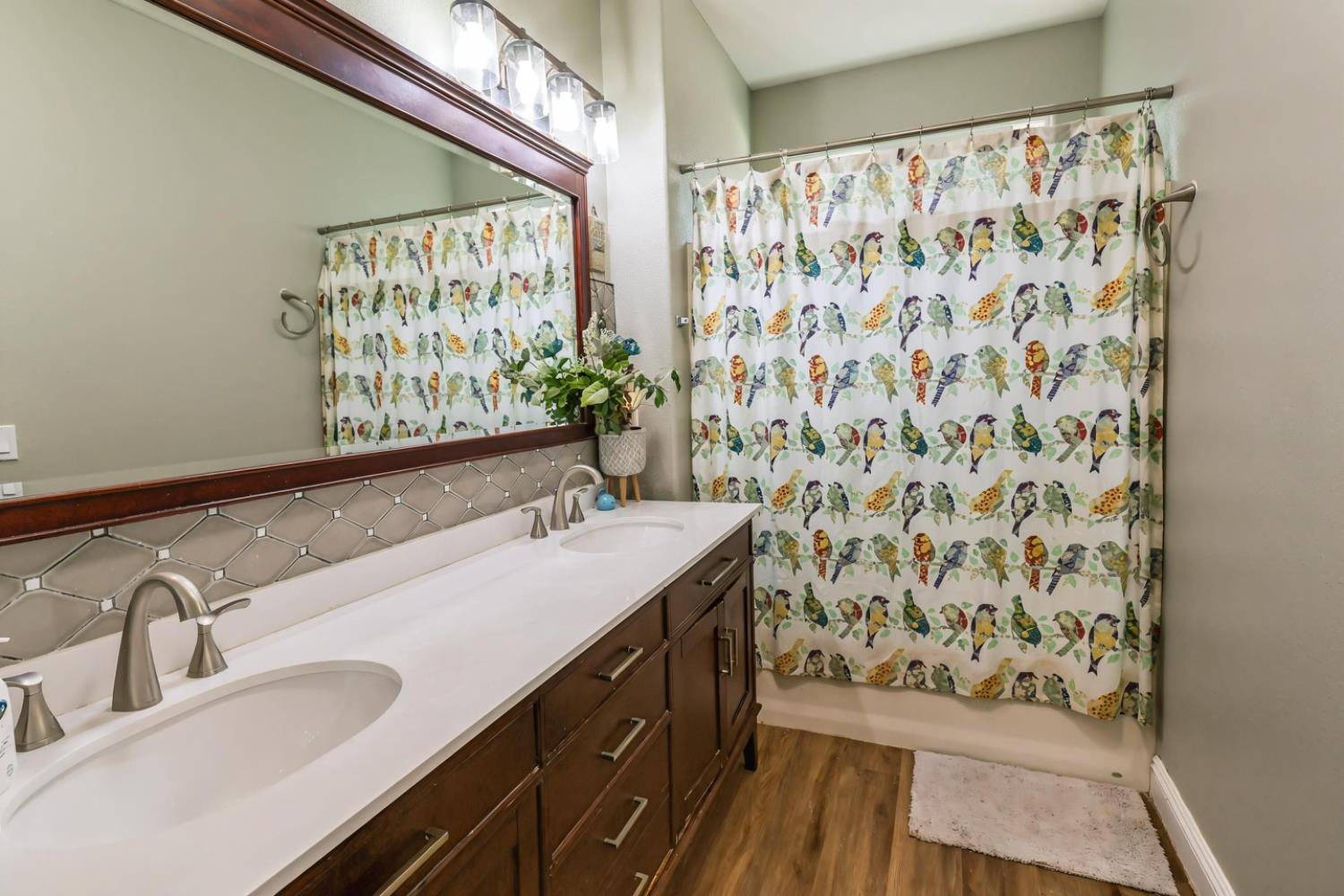 2811 Walton Ave, Sanger, CA 93657