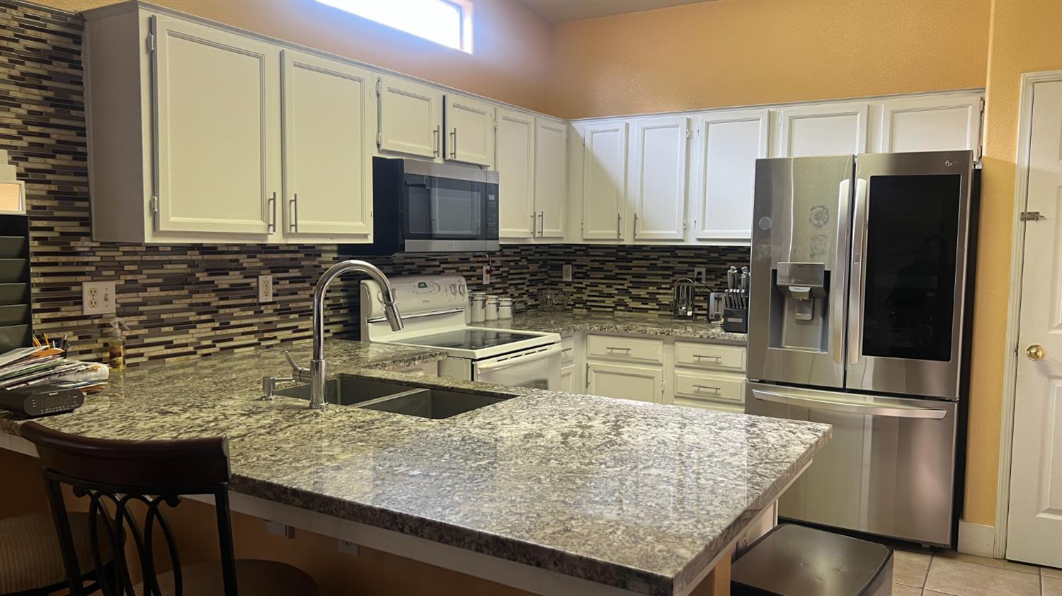 5596 W Pinedale Ave, Fresno, CA 93722