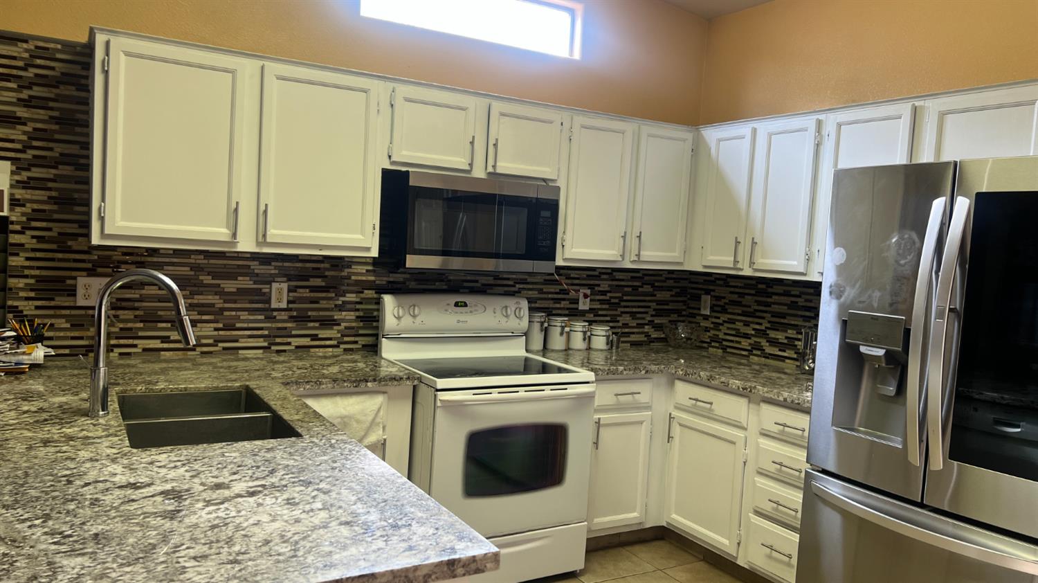 5596 W Pinedale Ave, Fresno, CA 93722