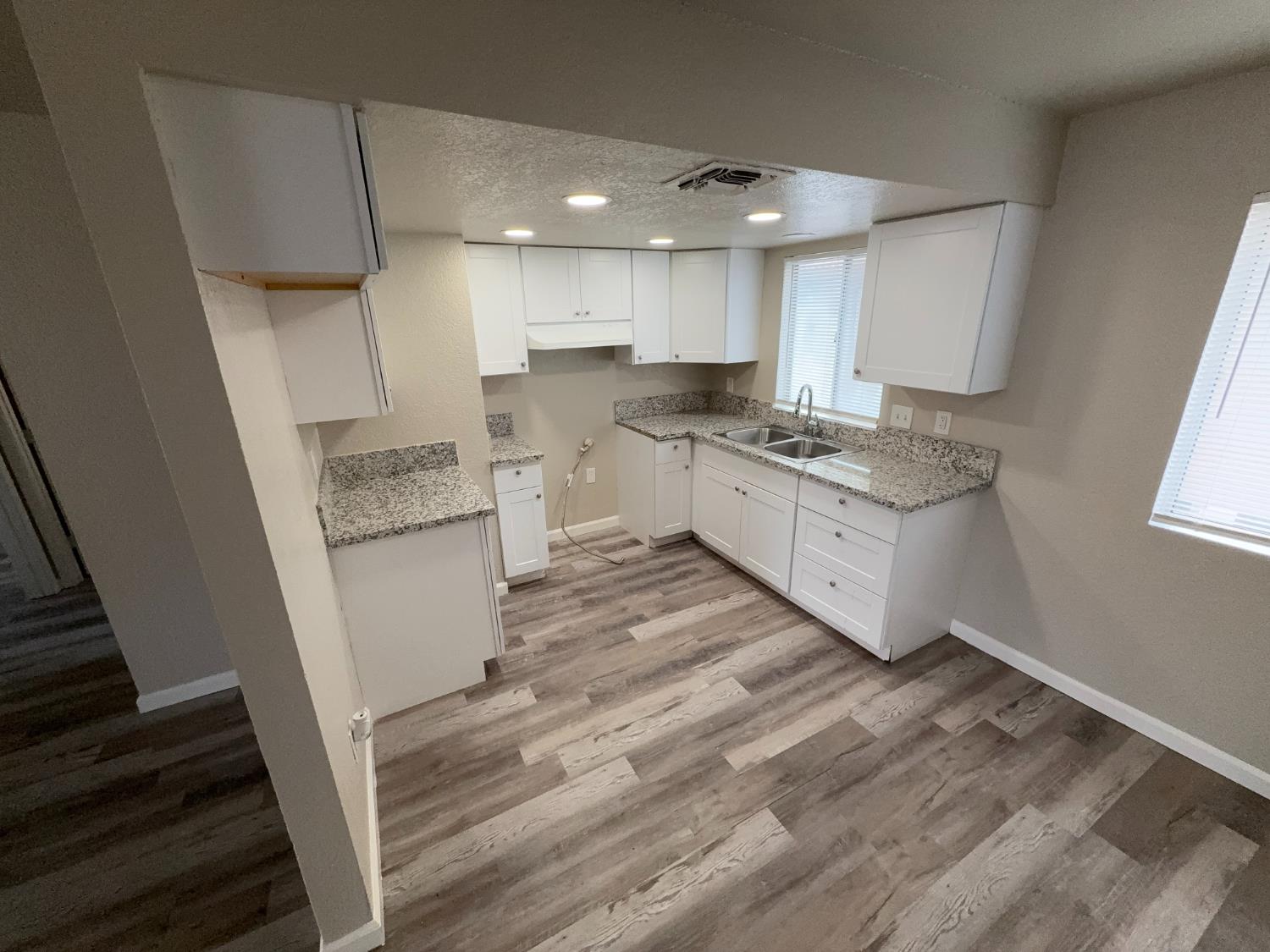 4833 E Lane Ave #101, Fresno, CA 93727