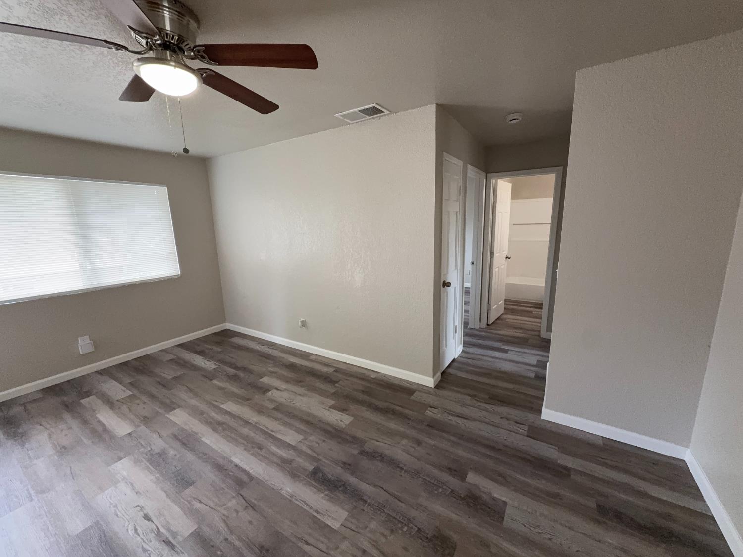 4833 E Lane Ave #101, Fresno, CA 93727