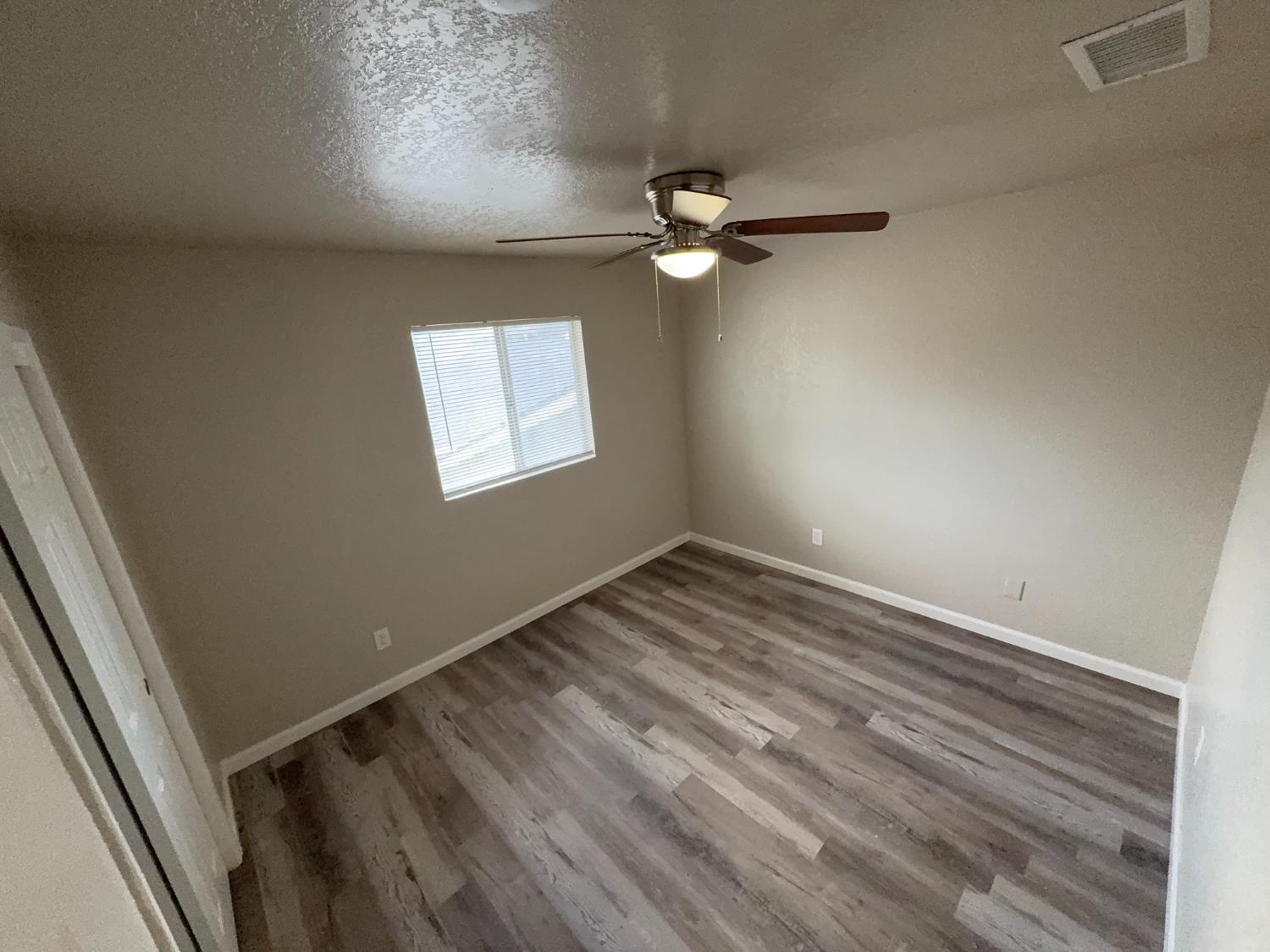 4833 E Lane Ave #101, Fresno, CA 93727