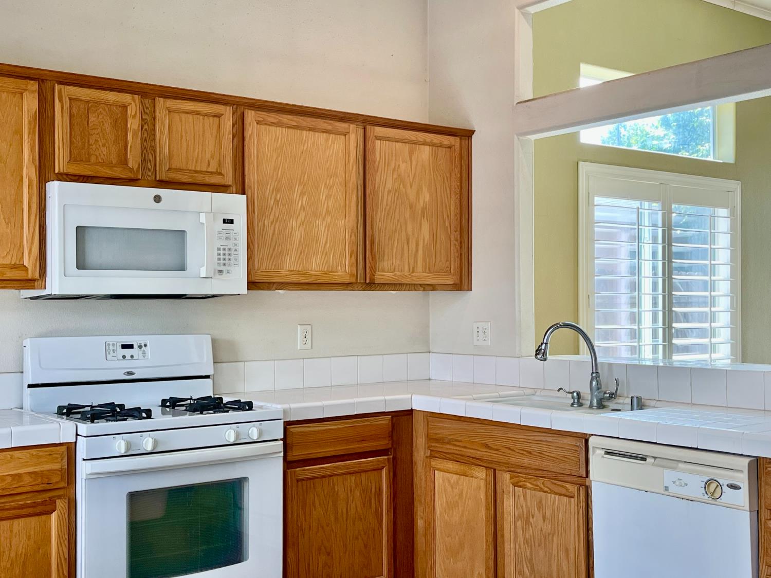 4752 W Fremont, Fresno, CA 93722