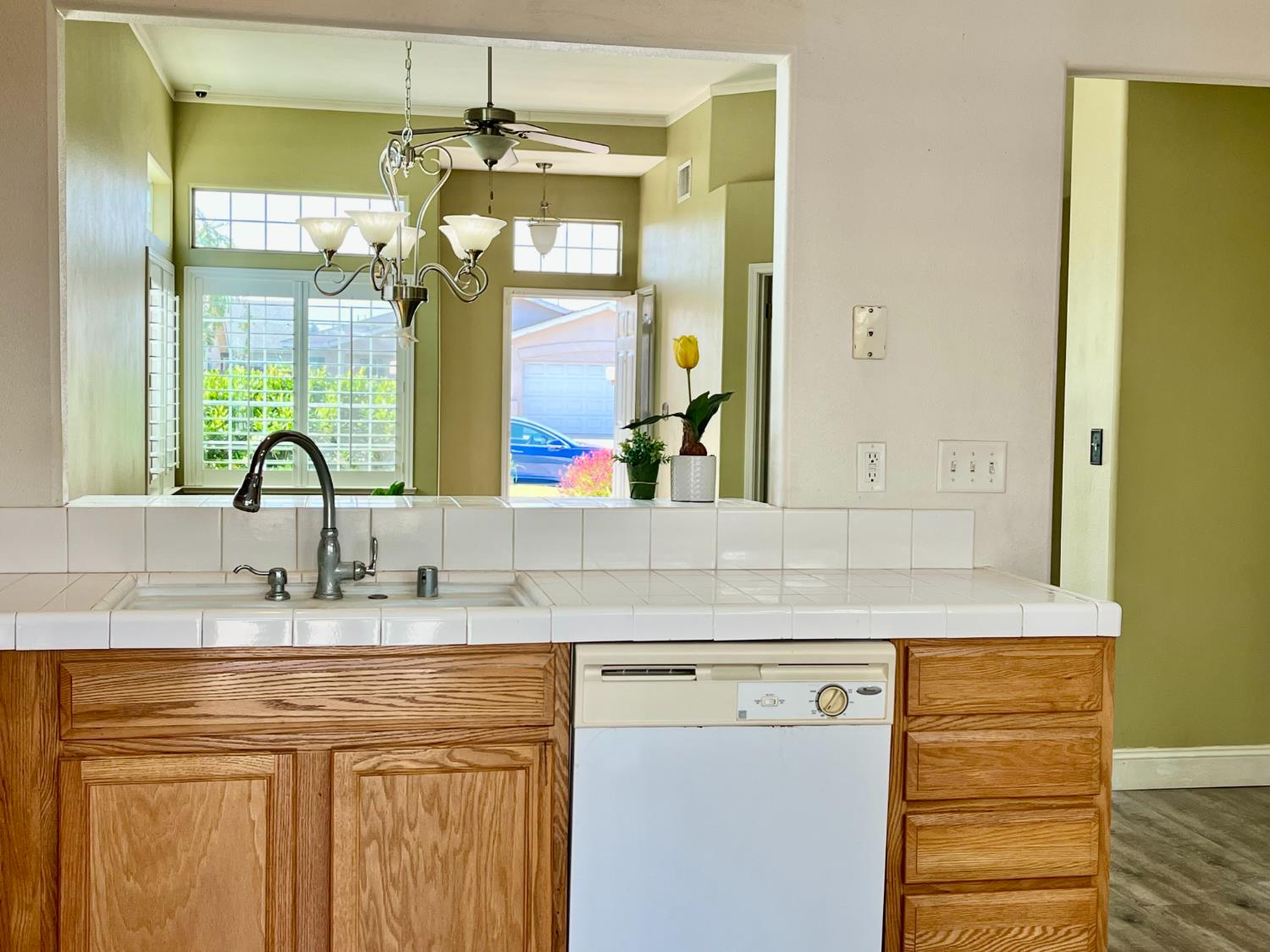 4752 W Fremont, Fresno, CA 93722