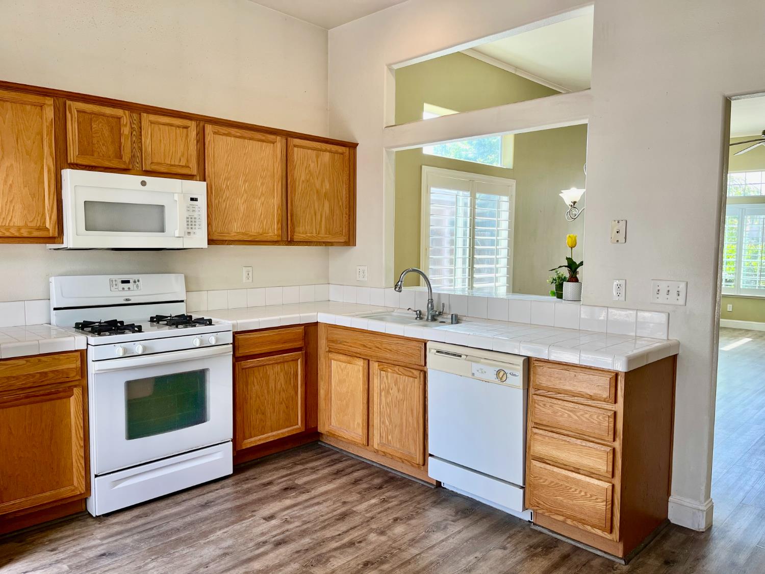 4752 W Fremont, Fresno, CA 93722