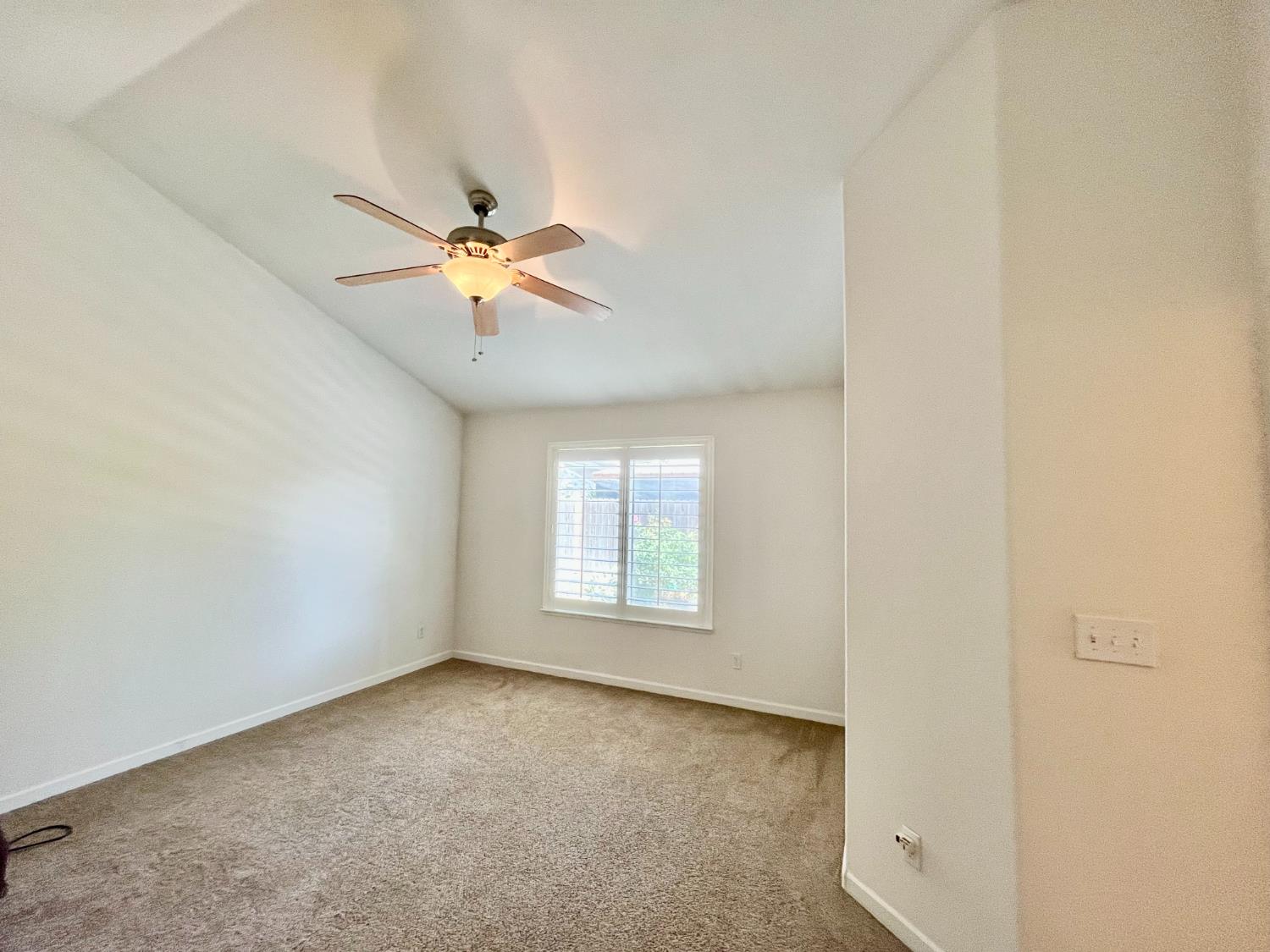 4752 W Fremont, Fresno, CA 93722