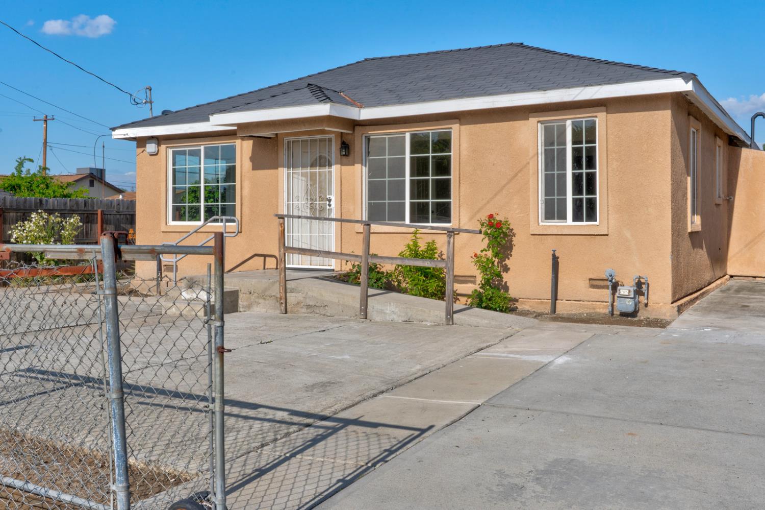 651 Olive, Hanford, CA 93230